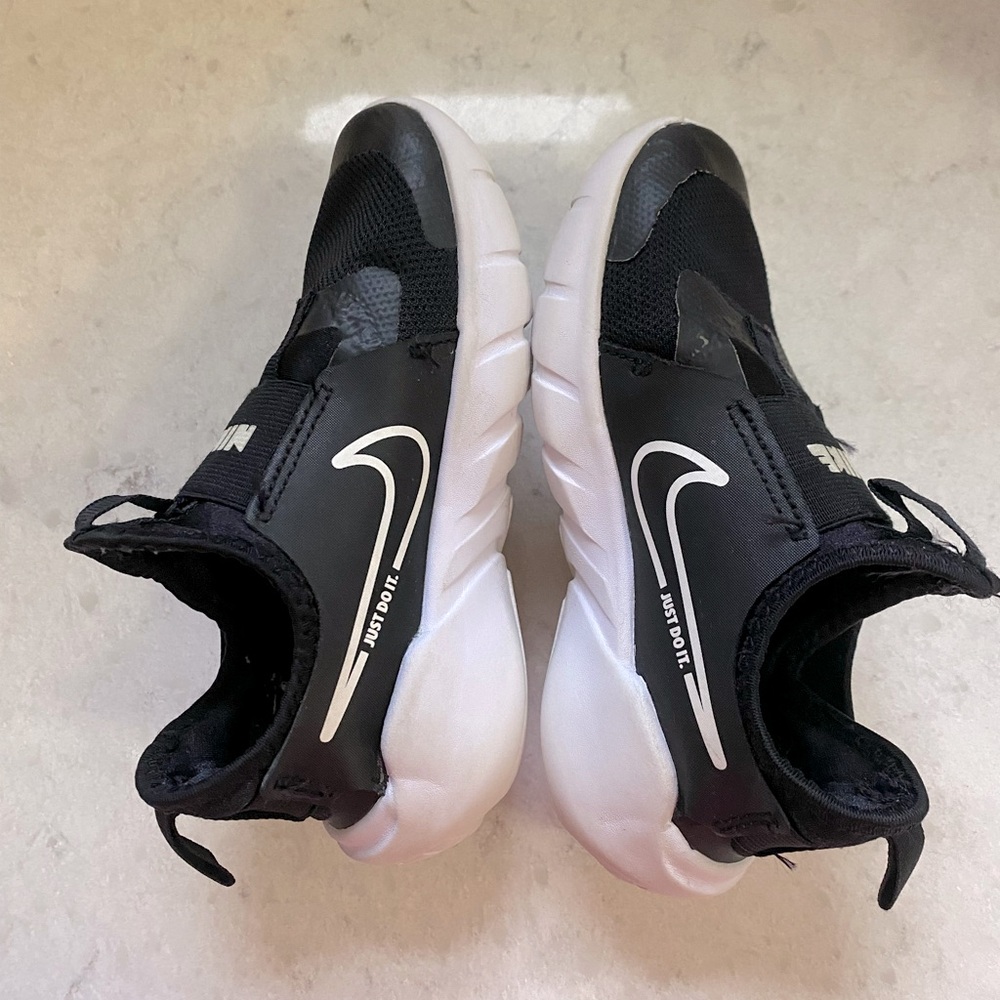Nike flex runner size 12c